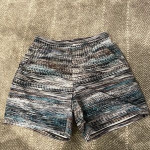 7” lululemon pace breaker shorts!